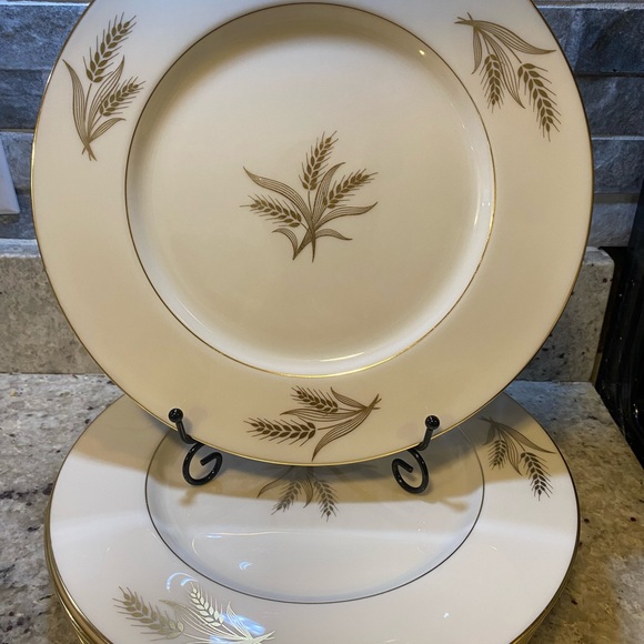 Set Of 8 Lenox Harvest Cream And Gold Dinner Plates